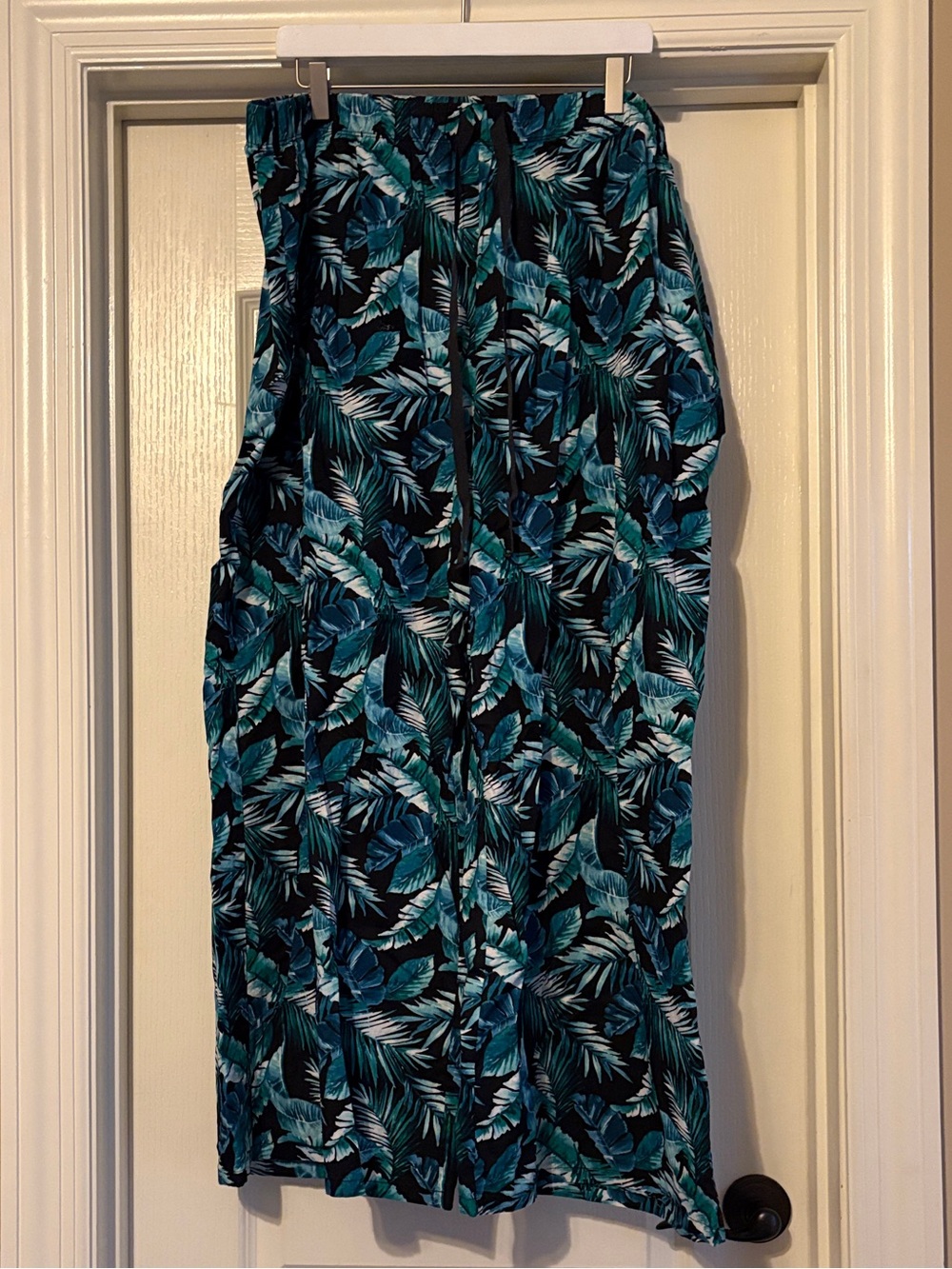 Lane Bryant Cacique Woven Wide Length Pants, Watetcolor Palms Pitch Black 22/24